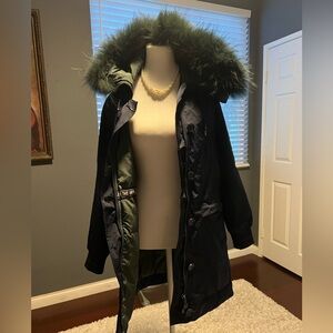. Oversized puffer with blue removable faux fur. EUC. Size XS -Small.